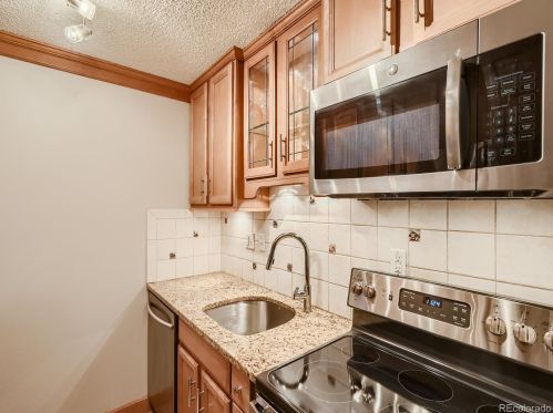 2 Adams St, Denver CO  80206-5724 exterior