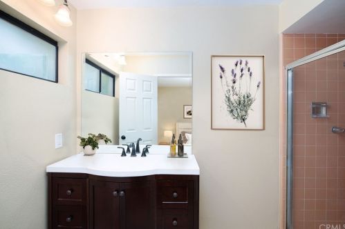 1013 Lyon St, Santa Ana CA 92701-3225 exterior