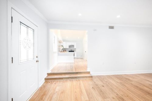 426 Holland St, Bellvue TX  77418-1426 exterior