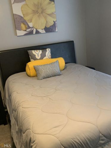 1305 Kathryn Ct, Stockbridge GA 30281-6736 exterior