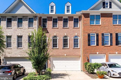 9402 Hucks Bridge Cir, Lorton, VA 22079-5000