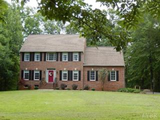 1159 Irvine Dr, Forest, VA 24551-2943