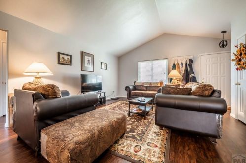 10 Mersey Ct, Pueblo, CO 81005-3508