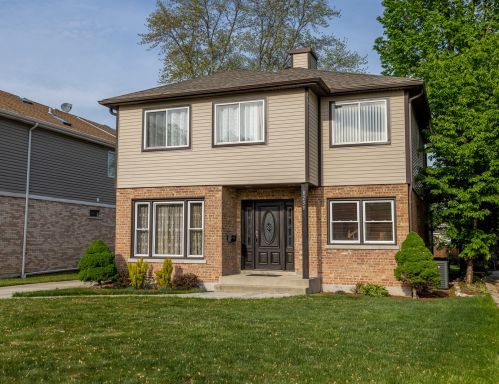 8239 Newland Ave, Niles, IL 60714-2639