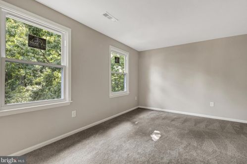 8902 Albert Stewart Ln, Silver Spring MD 20910-1949 exterior