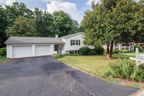3935 Hummingbird Ln, Roanoke, VA 24018-5141