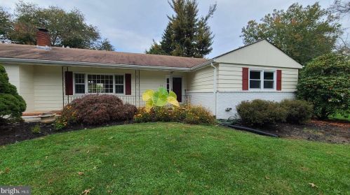 51 Bayberry Rd, Trenton, NJ 08618-1023