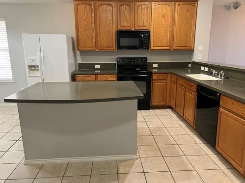 2629 Gardendale Dr, Fort Worth TX  76120-5628 exterior