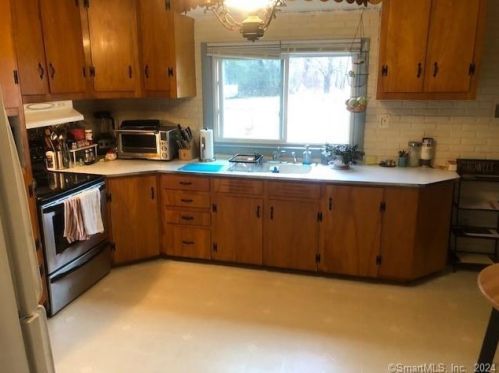 151 Valley Rd, Killingly CT  06239-1530 exterior
