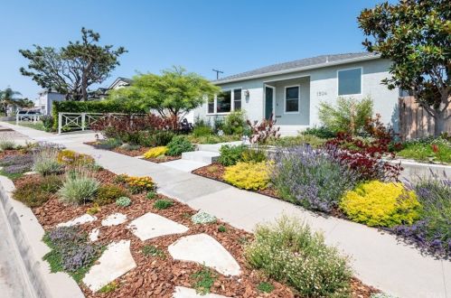 1904 Manzanita Ln, Manhattan Beach, CA 90266-4131