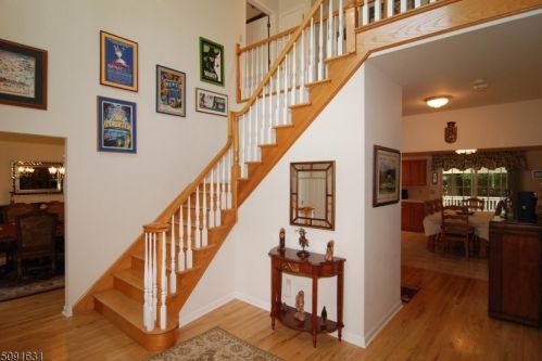 4 Everest Dr, Hackettstown, NJ 07840-2844