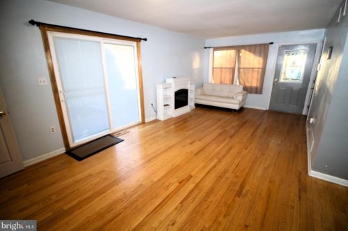 42 Montana Ave, Trenton NJ  08619-2838 exterior