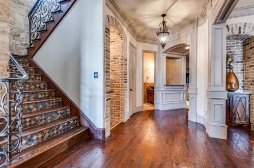 9016 Belshire Dr, Fort Worth, TX 76182-7688