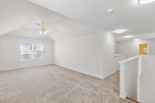 950 Grn Pond Dr, Garland TX 75040-1075 exterior