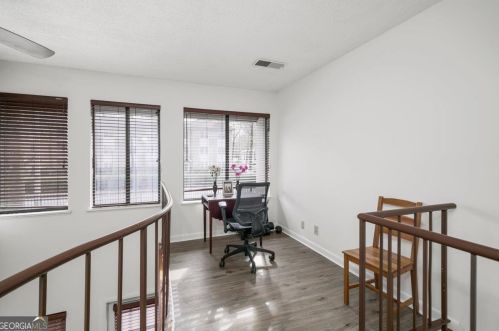 15 Finch Dr, Atlanta GA  30308-6501 exterior