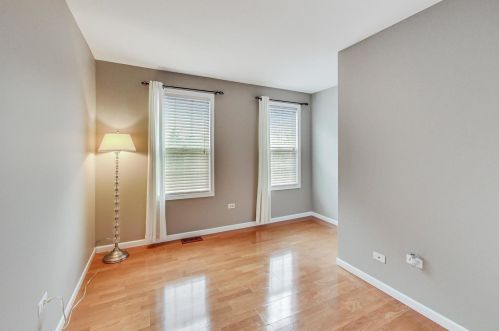 1045 Big Eagle Trl, Carol Stream IL  60188-9153 exterior