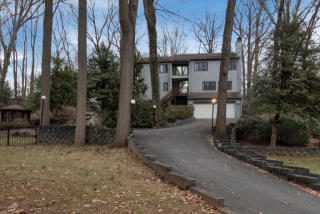 9 Ramsey Rd, Middletown, NJ 07748-3038