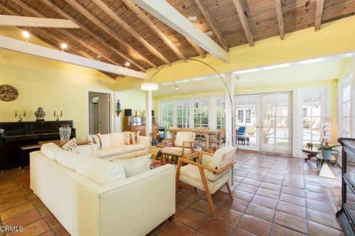 5644 Tyrone Ave, Van Nuys, CA 91401-4626