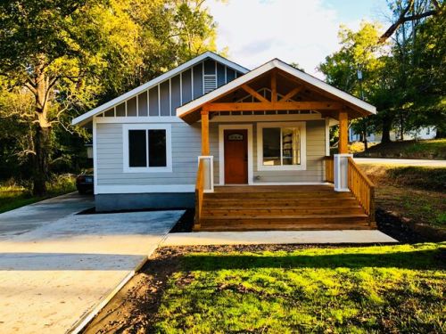205 Mcarthur St, Woodruff, SC 29388-1518