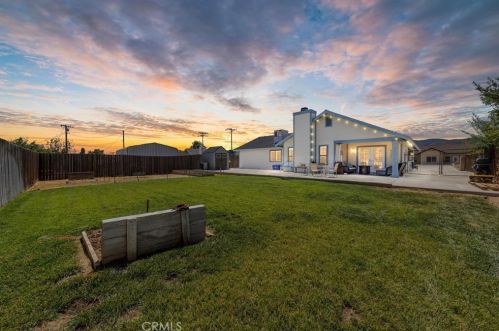 19705 Moon Dr, Tehachapi, CA 93561-8208