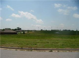 200 Lion Dr, Gravette, AR 72736-8617