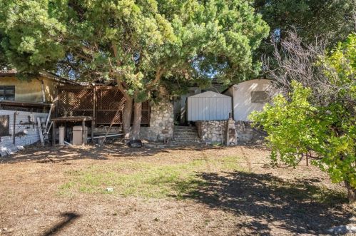 3300 Montrose Ave, Glendale CA 91214-3341 exterior