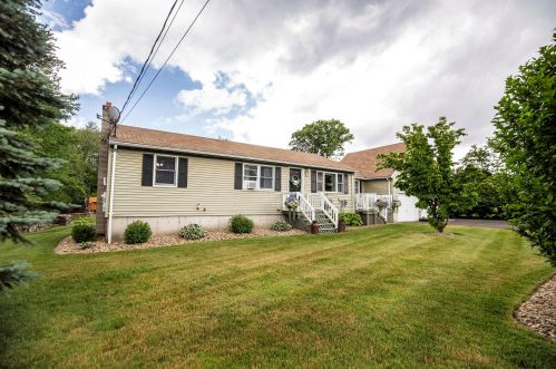 7 Olesen Rd, Derry, NH 03038-4847