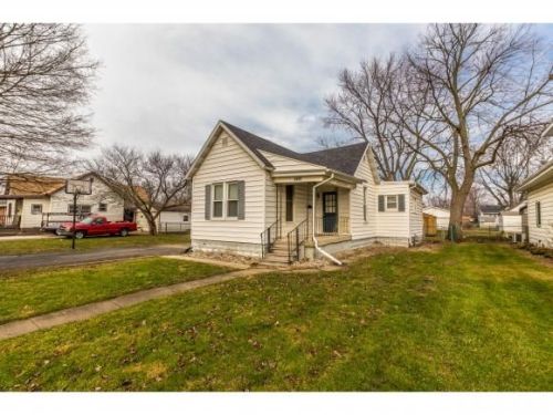 2504 Moultrie Ave, Mattoon, IL 61938-2528