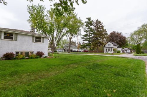 223 Lake St, Batavia, IL 60510-2023