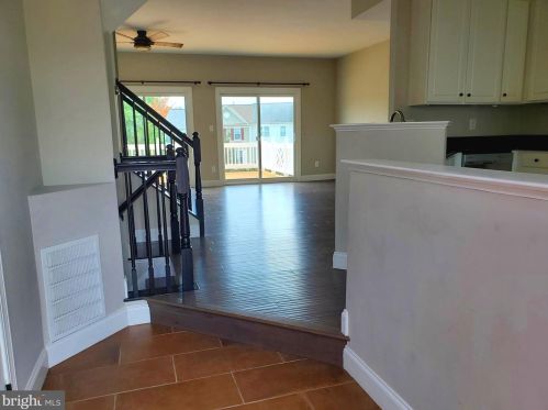 3983 Hartlake St, Woodbridge, VA 22192-7478