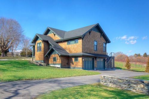 1544 Green End Ave, Middletown, RI 02842-5709