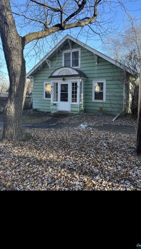 424 Broadway St, Scanlon, MN 55720-1749