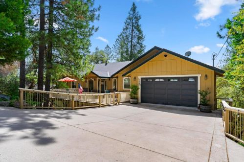 17067 Lawrence Way, Grass Valley, CA 95949-7108