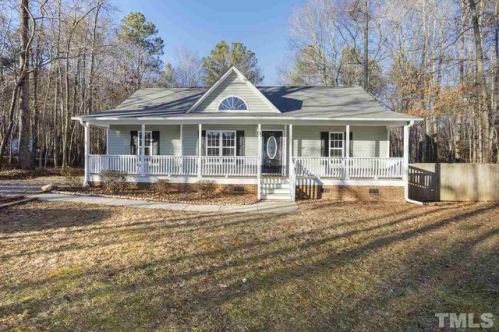 255 Little River Dr, Zebulon, NC 27597-6685