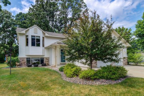 8839 Farmstead Ct, Monticello, MN 55362-8834