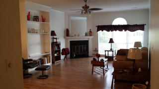551 Lake Cir, Chesapeake, VA 23322-8358