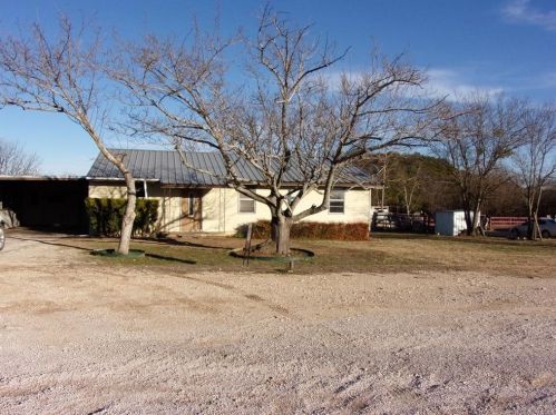 307 9th St, Lometa, TX 76853-2101