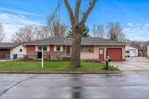 549 8th St, Otsego, MN 55330-1437