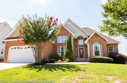 345 Big Creek Ln, Ringgold, GA 30736-8562