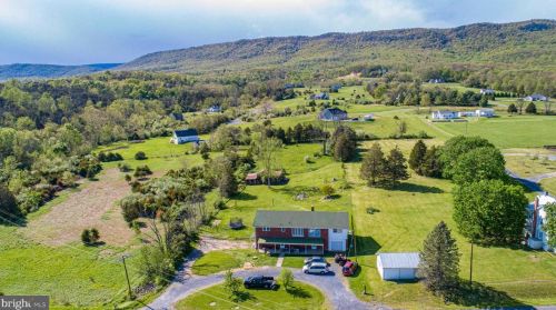 7519 Back Rd, Maurertown, VA 22644-2124