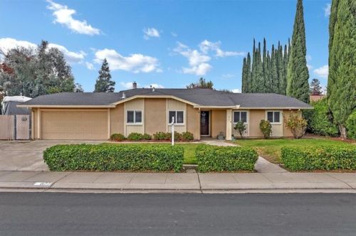 677 Hacienda Ave, Manteca, CA 95336-3558