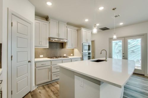 1520 Jackson St, Carrollton TX 75006-6296 exterior