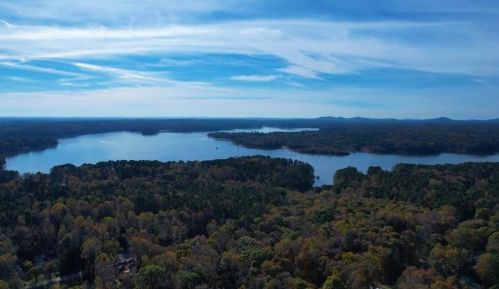 932 Victoria Landing Dr, Holly Springs, GA 30189-1480