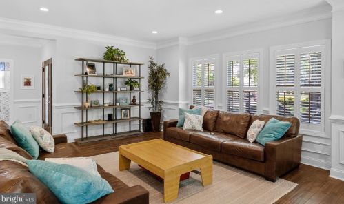 232 Elm Ave, Tavistock NJ 08033-2535 exterior