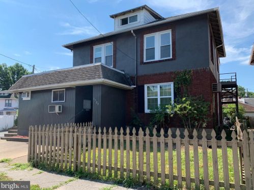 1723 Paxton St, Harrisburg, PA 17104-2639