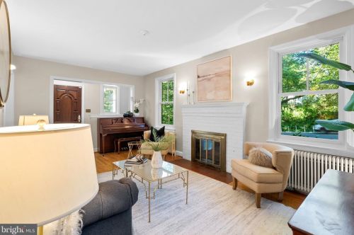 1118 Dl Dr, Silver Spring MD 20910-1601 exterior