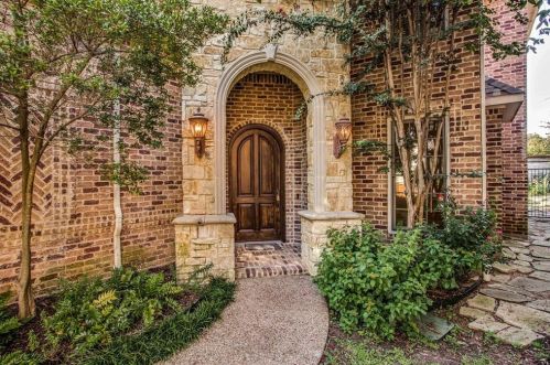 13 Cochran Oaks Ln, Dallas, TX 75220-7811