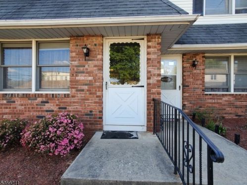 154 6th Ave, Manville, NJ 08835-1208