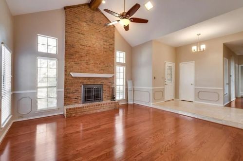 4451 Emerald Dr, Carrollton TX  75010-4515 exterior