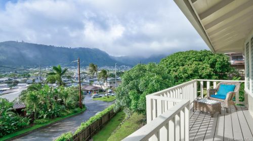 3077 Woolsey Pl, Honolulu HI  96822-1569 exterior